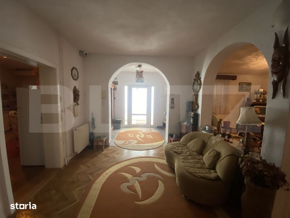 Casa spatioasa 350 mp utili, curte amenajata si garaj