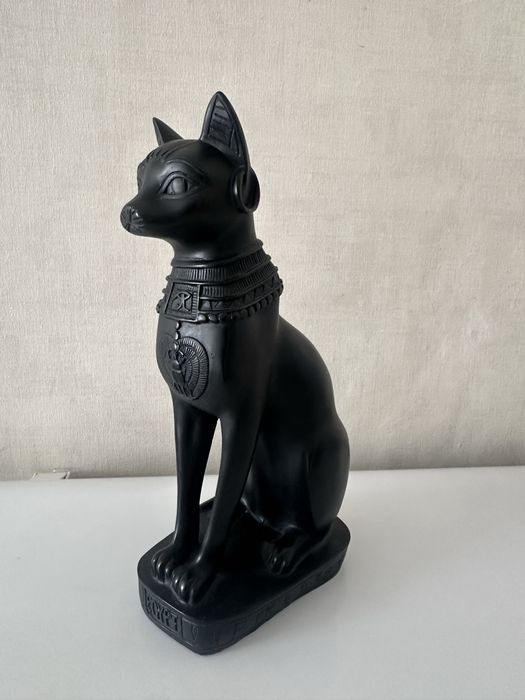 Статуэтка кошка