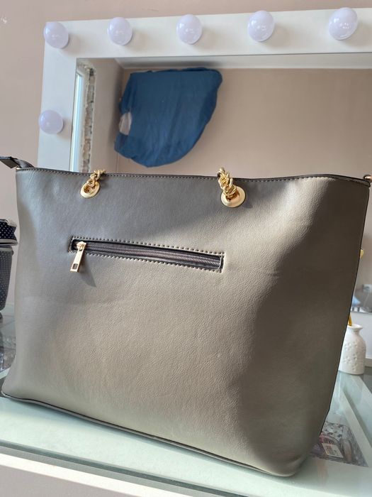 ЧИСТО НОВА дамска чанта!