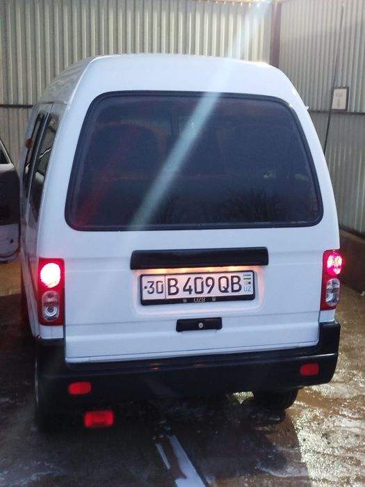 Damas sotiladi. Benzinda. Eshiklar shumka bolgan. .