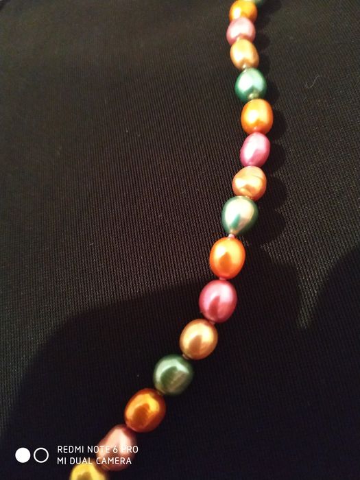 Бусы из разноцветного жемчуга