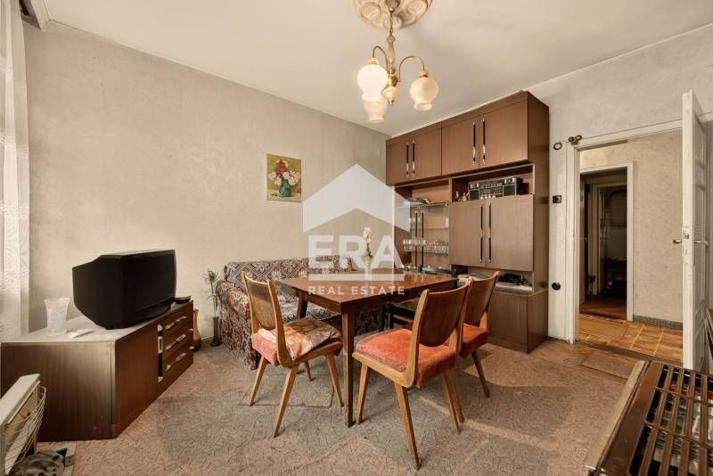 Продава се Четиристаен апартамент в Варна, Гръцка махала - 105 кв.м за 2562 €/кв.м - Снимка #1