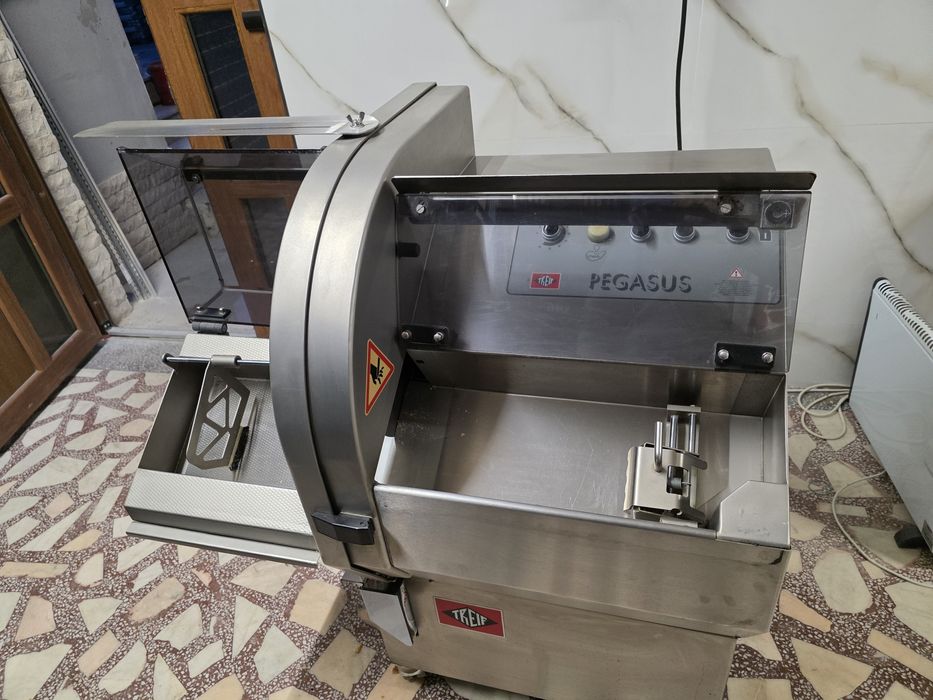 Masina feliat pâine