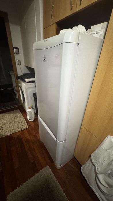 Frigider indesit