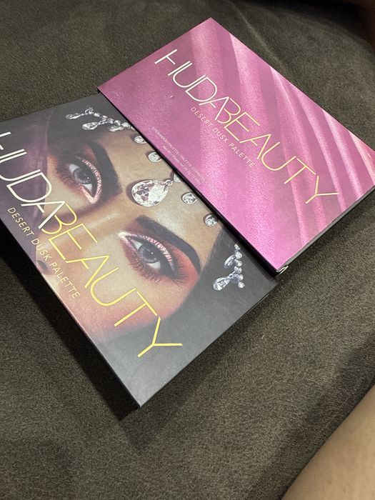 Палитра  със сенки Huda Beauty