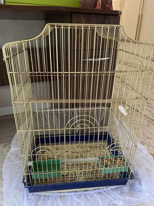 Продам клетку для попугаев