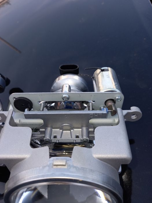 Продам линзы КИА РИО 3