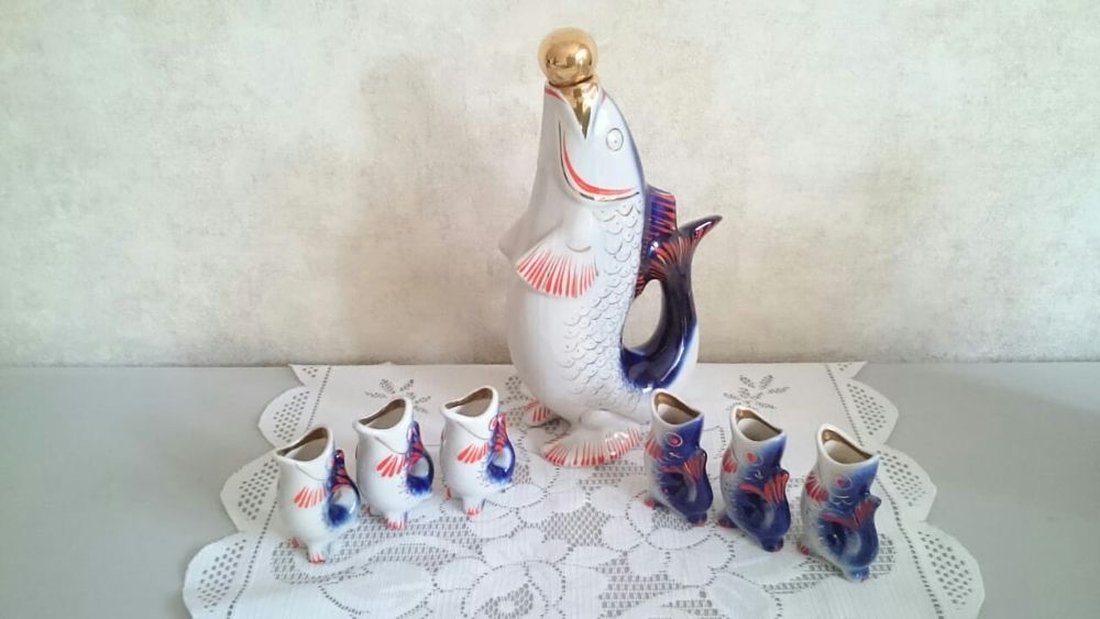 Штофы фарфор, стекло