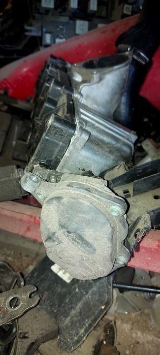 Пасат Б6 на Части Автоматик купето със 2 стъкла аспух и заден мост 180