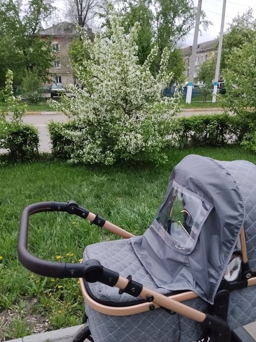 Продам коляску 3 в 1