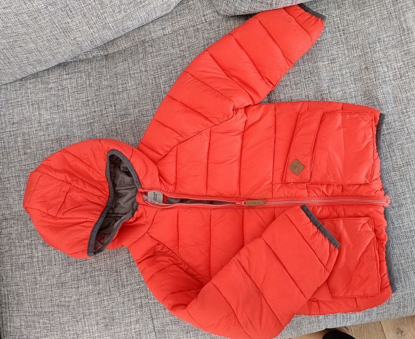 Geaca Reserved matlasată cu gluga