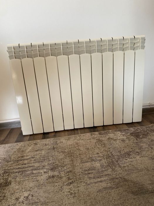 Vând calorifer aluminiu Ferroli