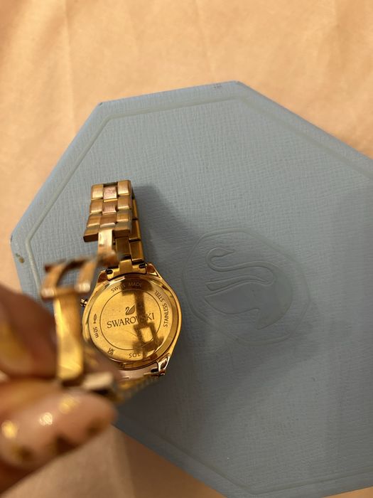Часовник Swarovski