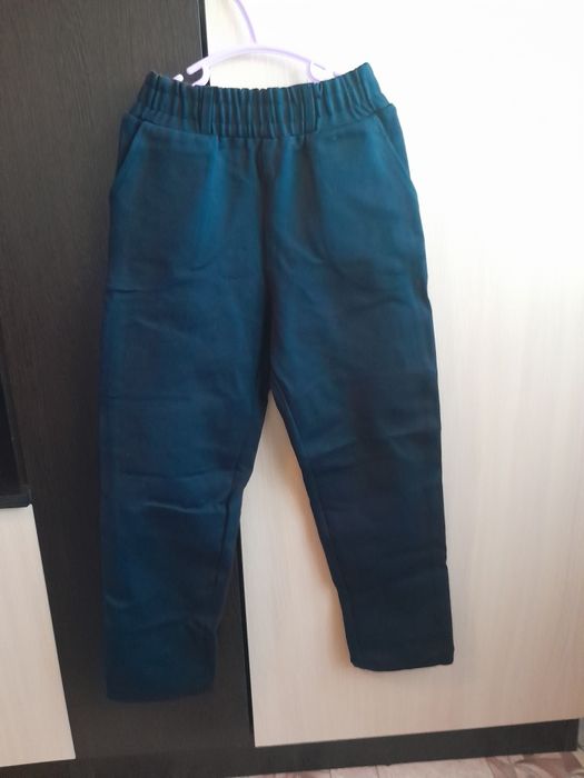 Продам школьную одежду для девочки