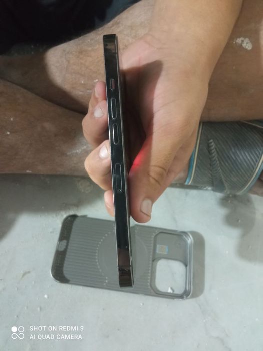 Iphone 13 pro qora