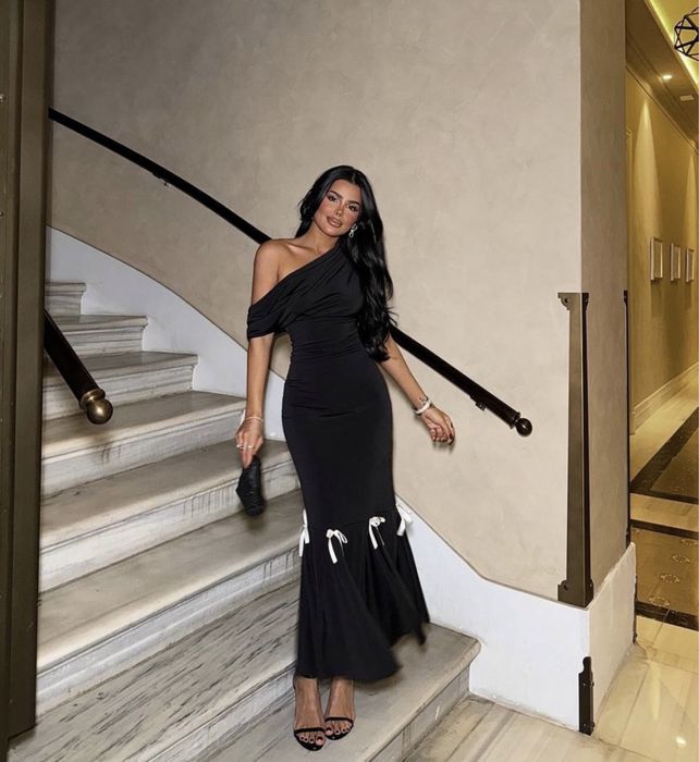 Черное вечернее платье