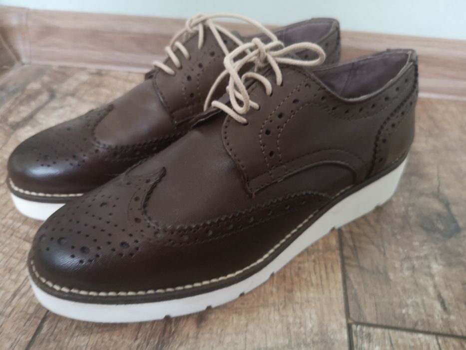 Нови обувки естествена кожа, номер 38. 5