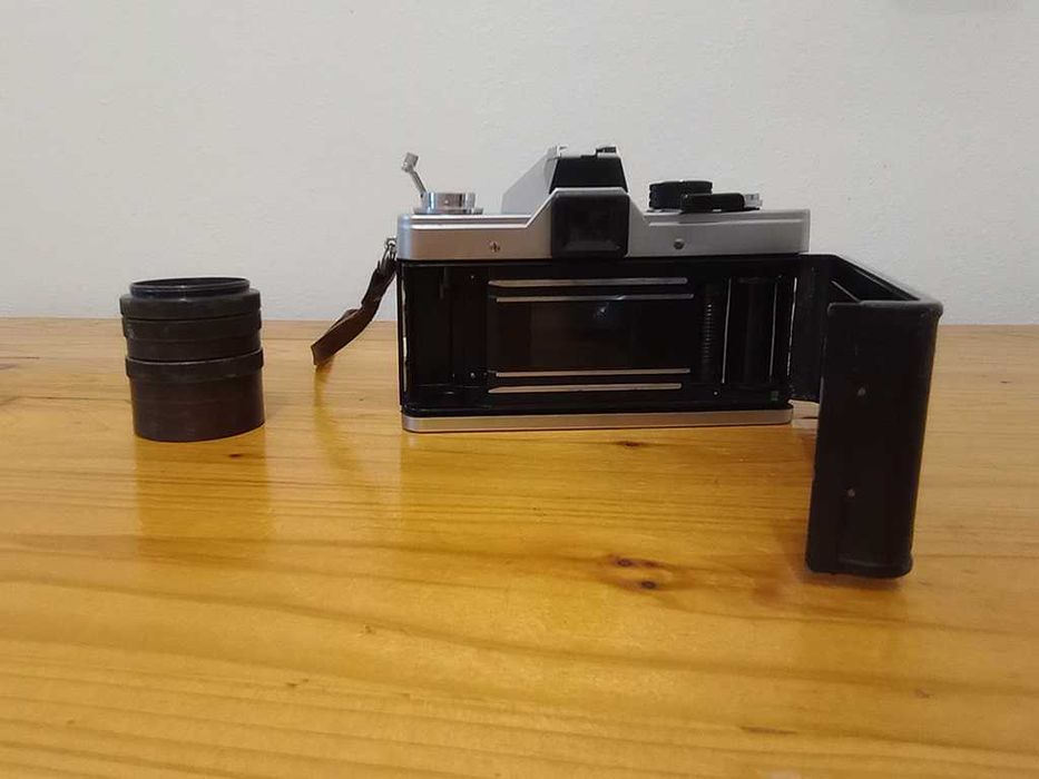 Praktica MTL 5 B + Carl Zeiss Tessar 50mm + Inele Macro