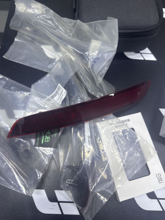 Отражатели на задний бампер для Lixiang L9