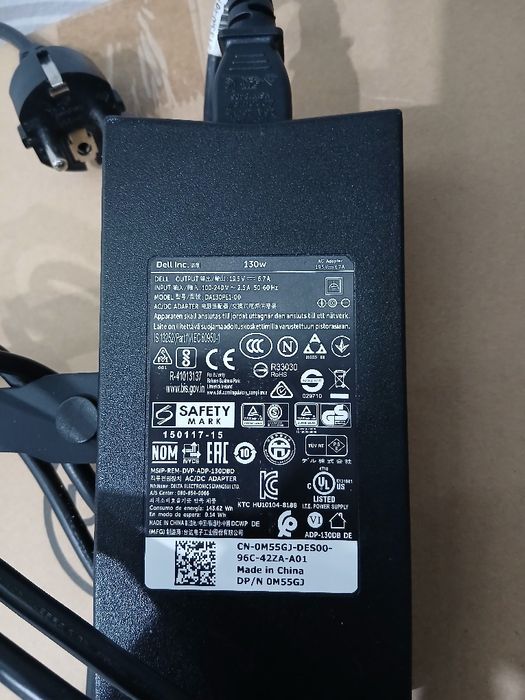 Dell K16A cu adaptor de 130W