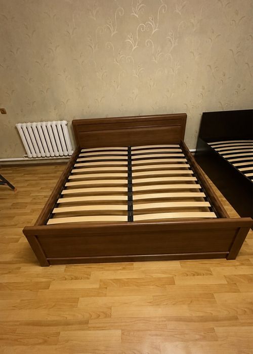 Продам спальный гарнитур