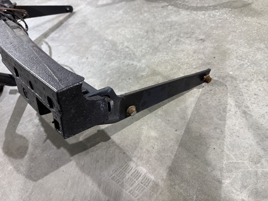 ОТЛИЧЕН Теглич С Букса, Окабеляване И Модул за *VW PASSAT B6 седан / PASSAT B6 VARIANT комби 2005г-2010г* и за *VW CADDY 2004г-2015г*