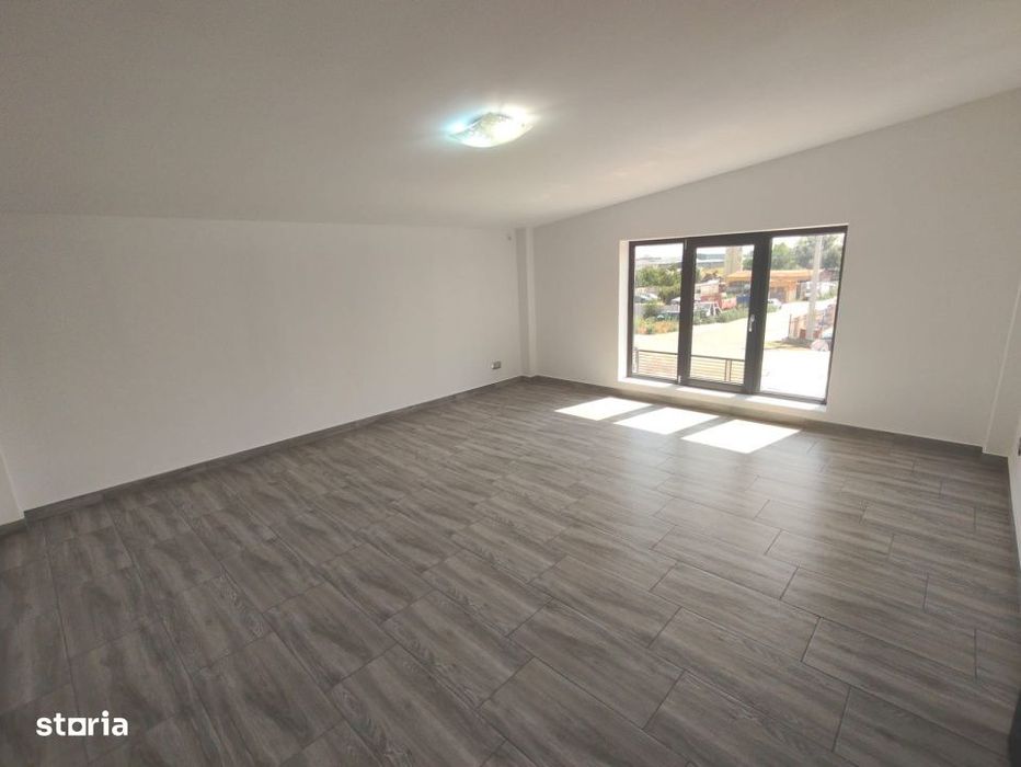 Spatiu industrial/comercial de inchiriat, 1.590 m2, hala + birouri, Ma