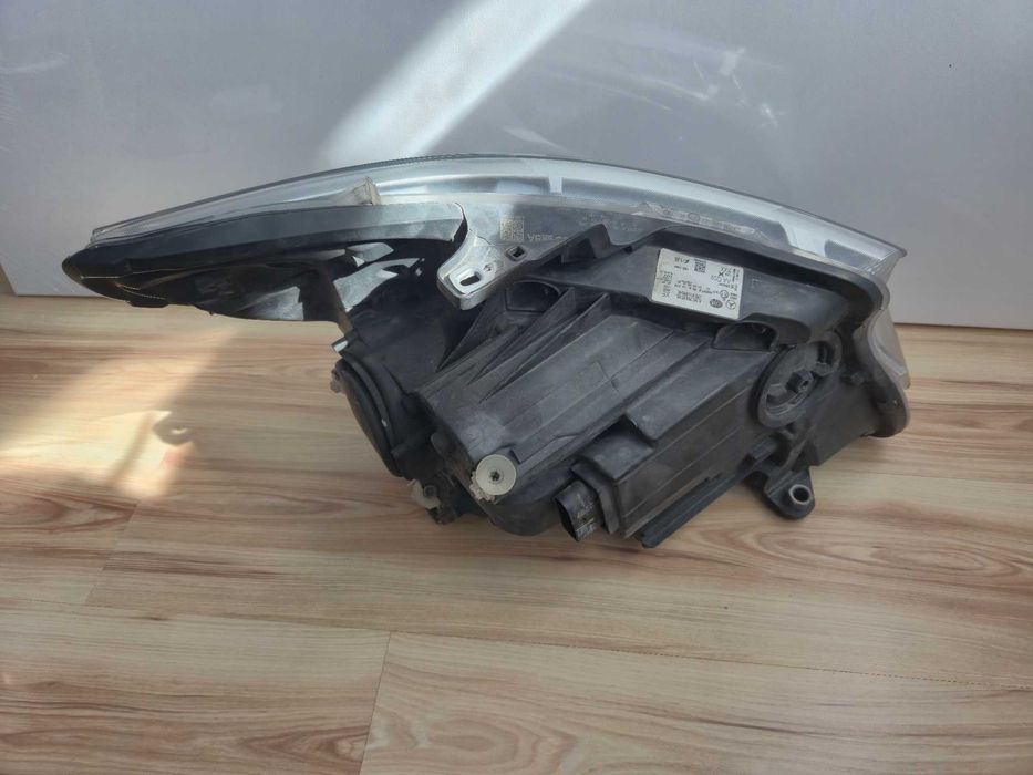 Far stanga fata Mercedes V class W447 Vito Viano Cod A447906970
