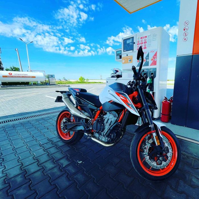 KTM 890 Duke R - 89 kW = 121 CP, 6650 km, unic proprietar
