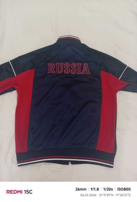 Продам спортивный костюм