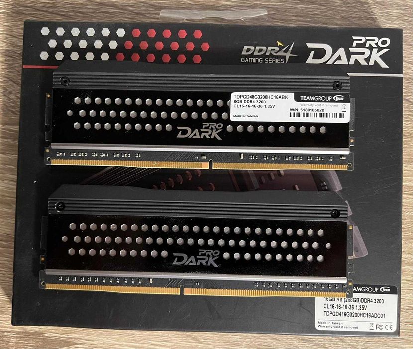 Memorii RAM Team Group DARK PRO 16GB  DDR4 3200MHz 2x8gb