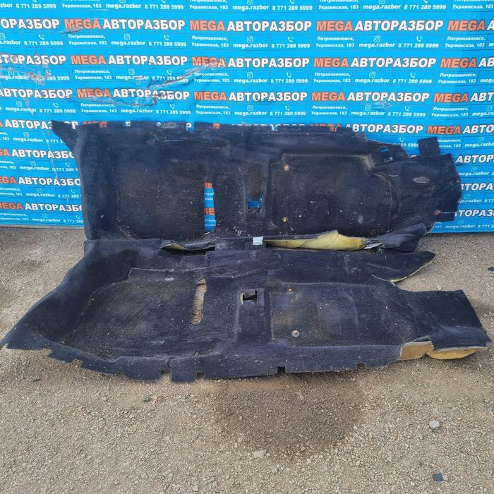 Пол ковролин в ауди 100 с4.