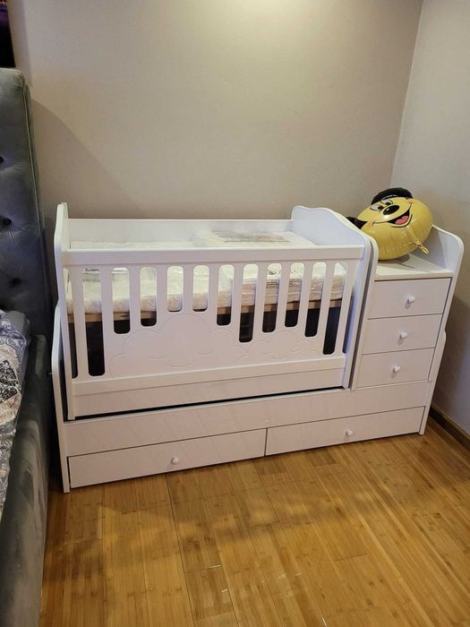 Vand patut bebe cu leagan multifunctional