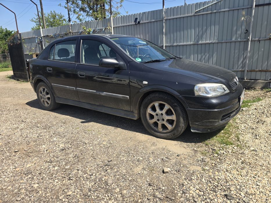 Dezmembrez Opel Astra G