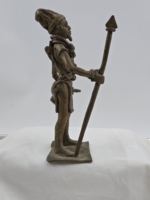 Statueta bronz africana