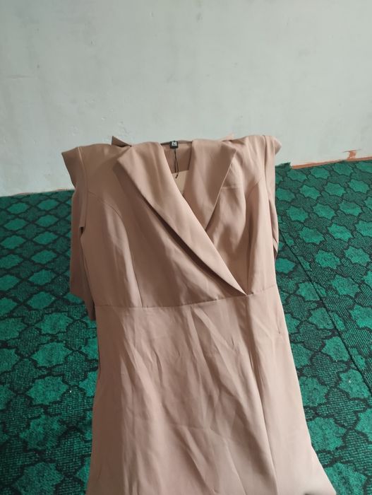 Женская платья. Новый платья