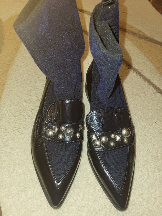 Дамски боти с лак и плат.