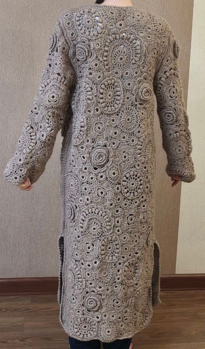 Длинный кардиган.