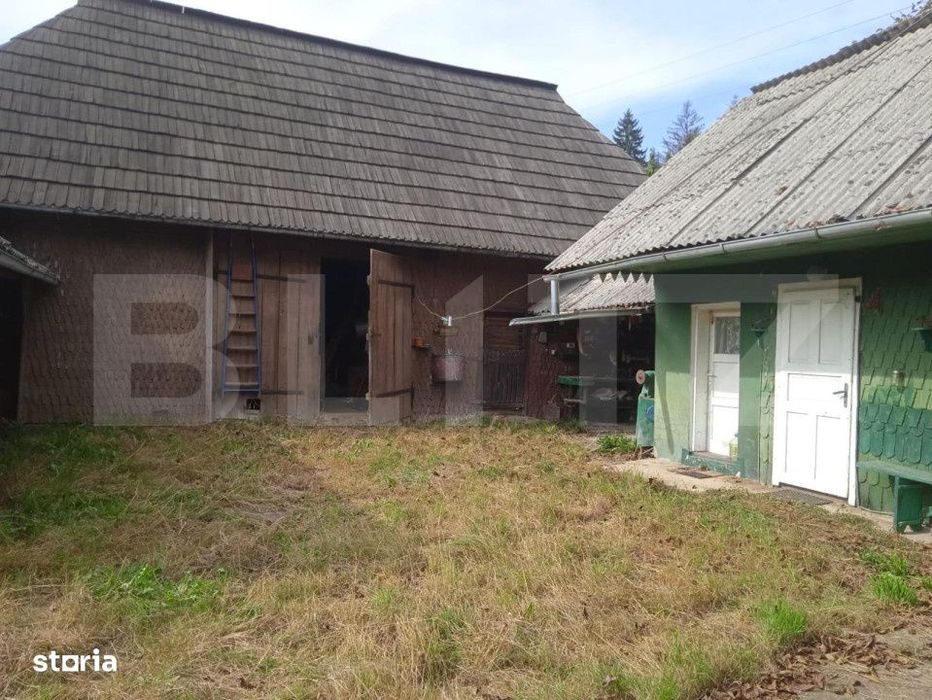 Casa individuala ,2500 mp teren,  in Putna