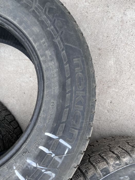 Зимний шина 265.65.R17 б/у nokian