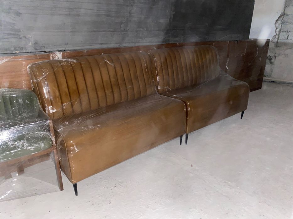 Divan sotiladi kafe uchun