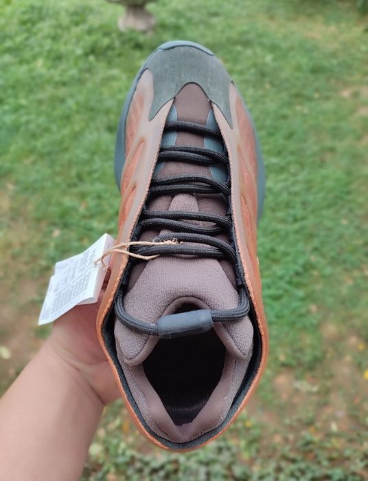 Adidas Yeezy 700 V3 Copper nr 37 1/3,41 1/3, 45 Origiali