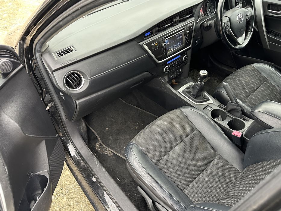 Тойота Аурис Toyota Auris 1.4 d4d 90 кс На части!