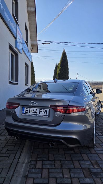 Jaguar Xe 2.0 Benzina