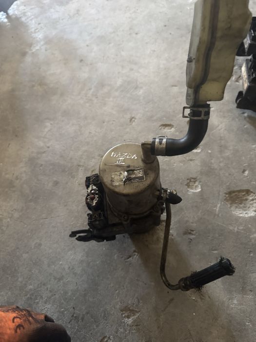 Хидравлична помпа Мазда 3 / Mazda III