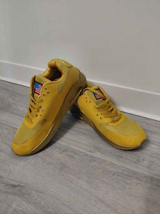 Adidași nou mărimea 39
