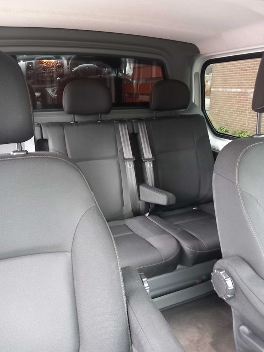 Vând Renault trafic 2016 5 locuri