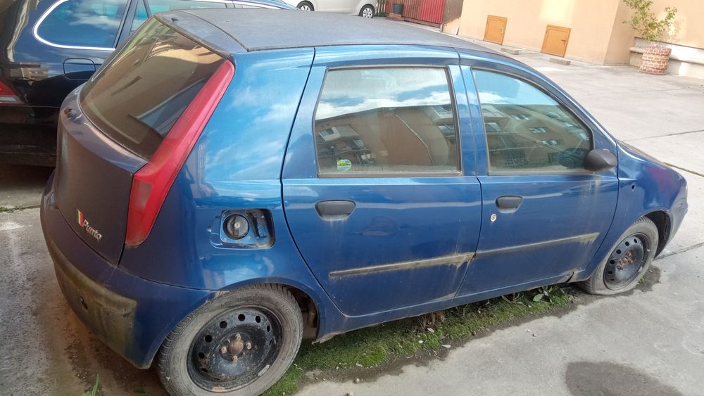 Vând Fiat Punto pentru piese sau casare