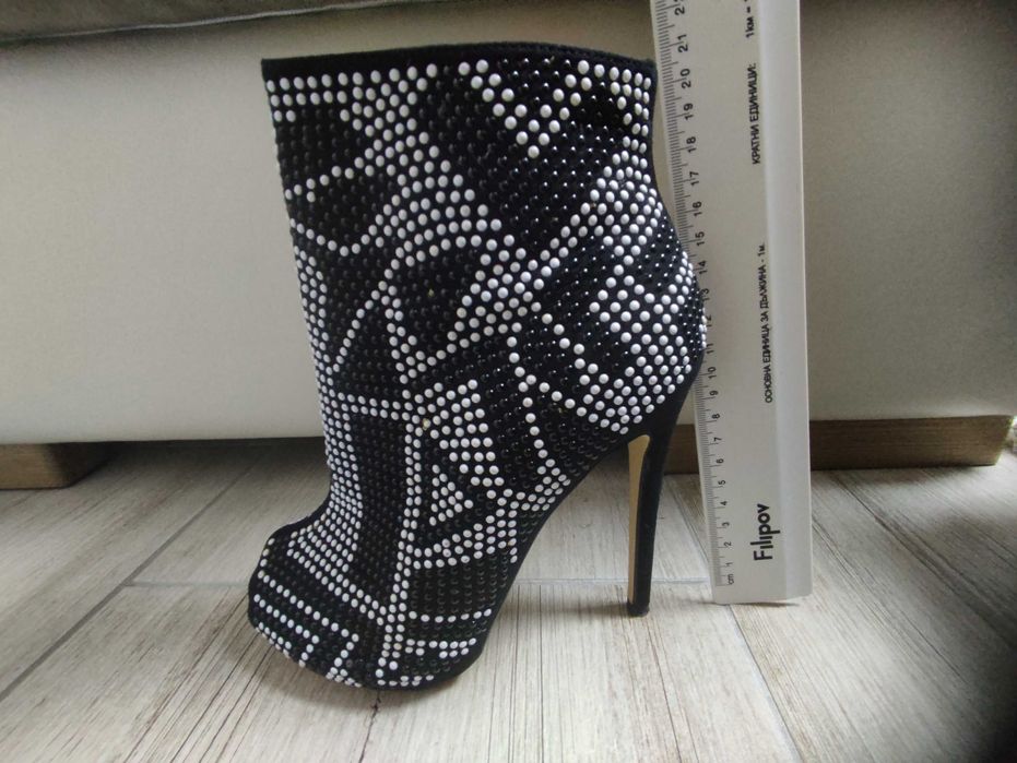 Дамски боти с отворени пръсти номер 37