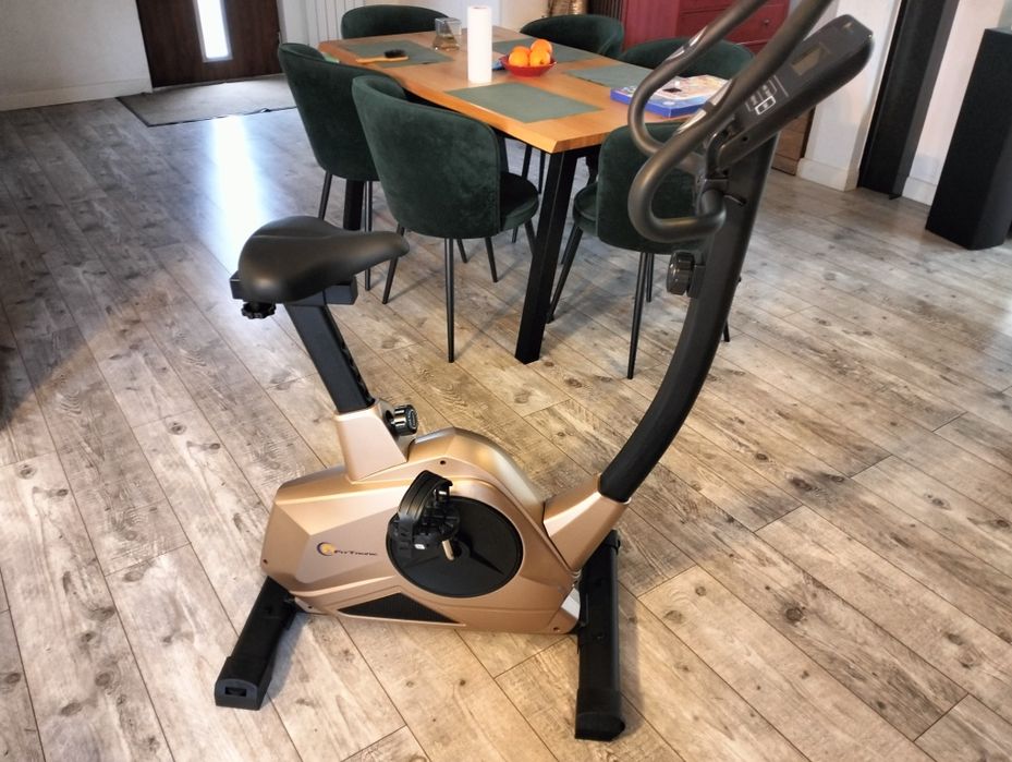 Vând bicicleta fitness FitTronic 601B Gold